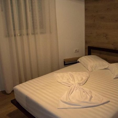Apartament Stefani Sarandë Esterno foto