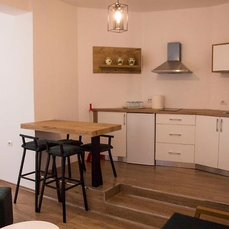Apartament Stefani Sarandë Esterno foto