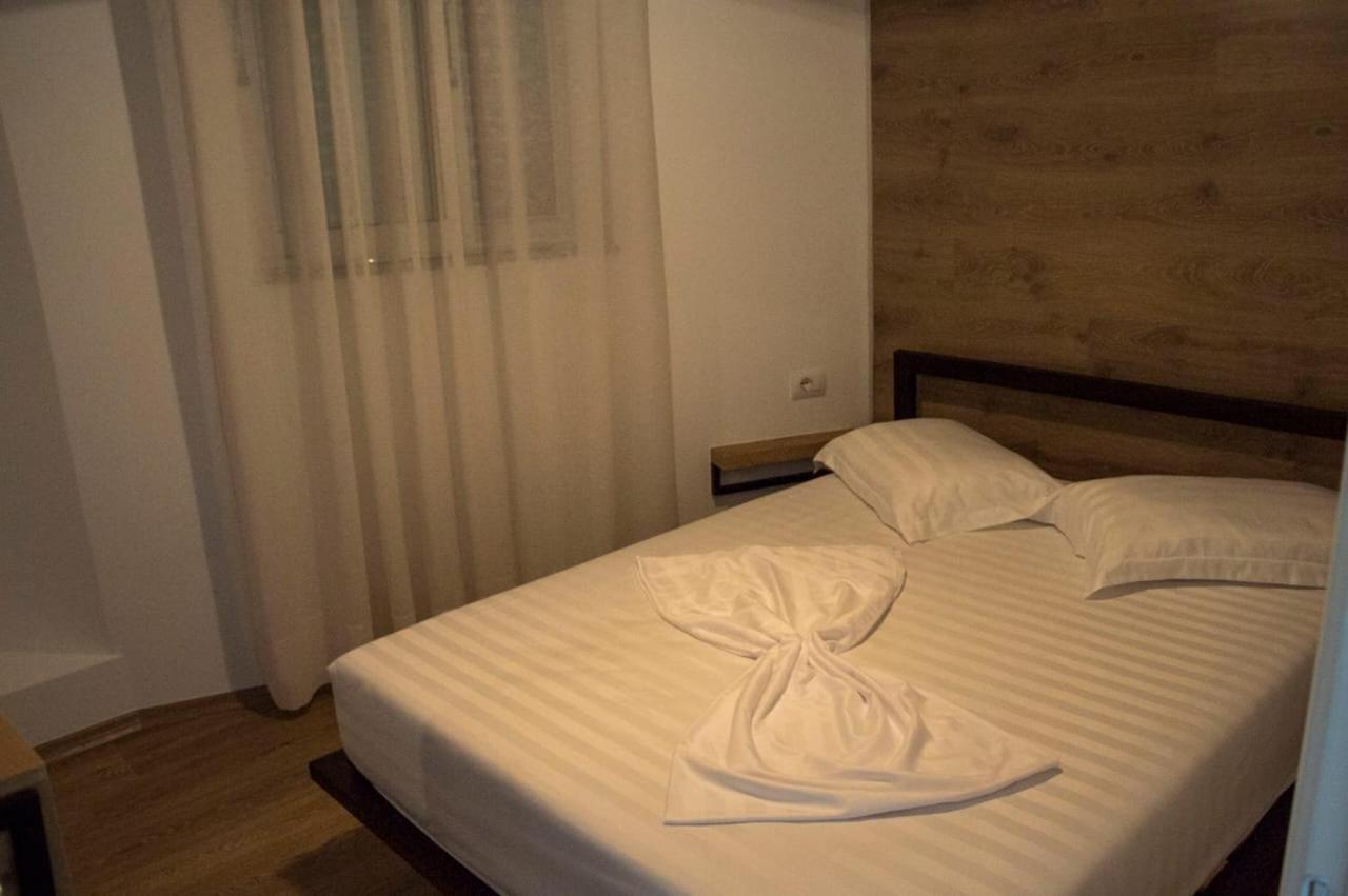 Apartament Stefani Sarandë Esterno foto