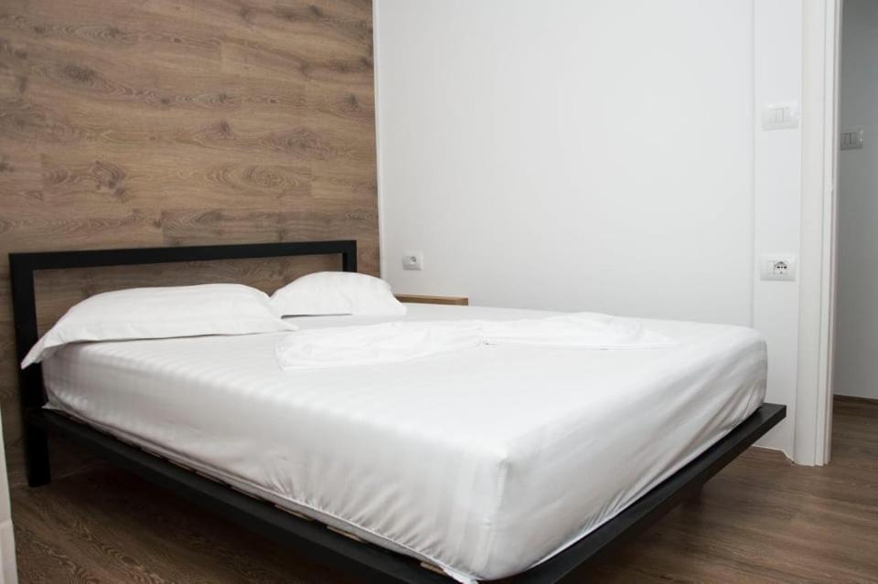 Apartament Stefani Sarandë Esterno foto