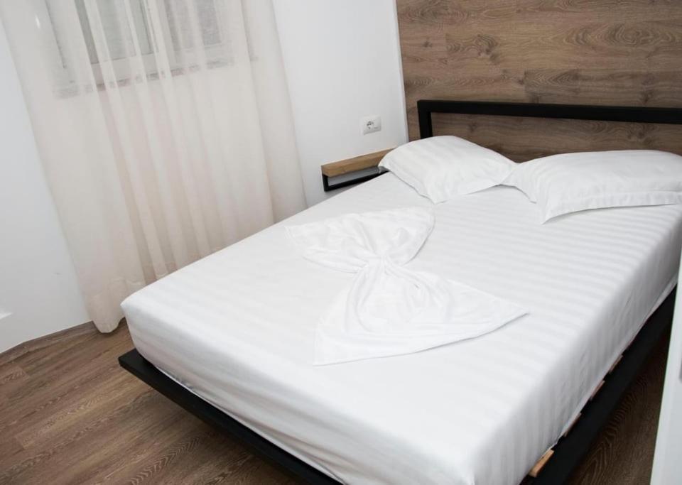 Apartament Stefani Sarandë Esterno foto